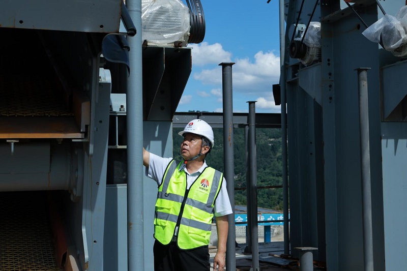 李河偉：項目建設一線的“多面手”