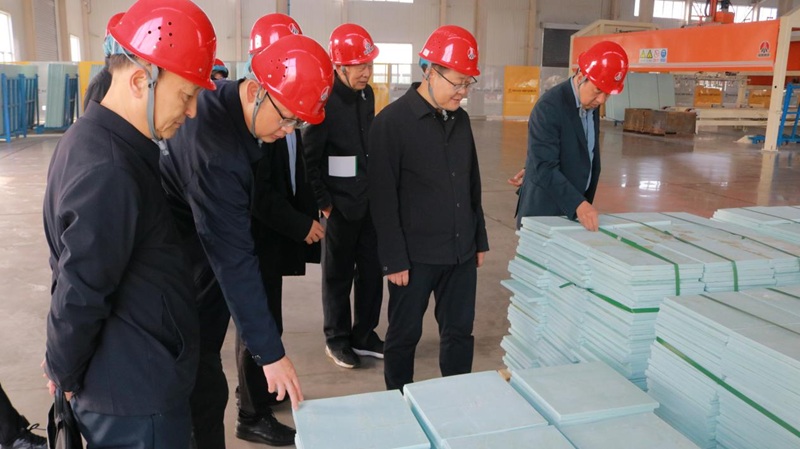 韓城市委常委、統(tǒng)戰(zhàn)部部長卞正坤一行到龍門綠碳公司調(diào)研